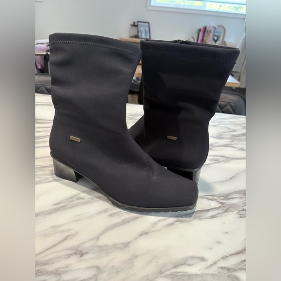 WORN ONCE- ARA GORE-TEX PAGE HEEL BOOTS - 7.5 size - Picture 6 of 8